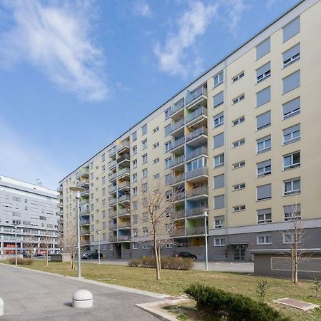 Cute And Sunny Studio In Zagreb With Balcony & Free Parking エクステリア 写真