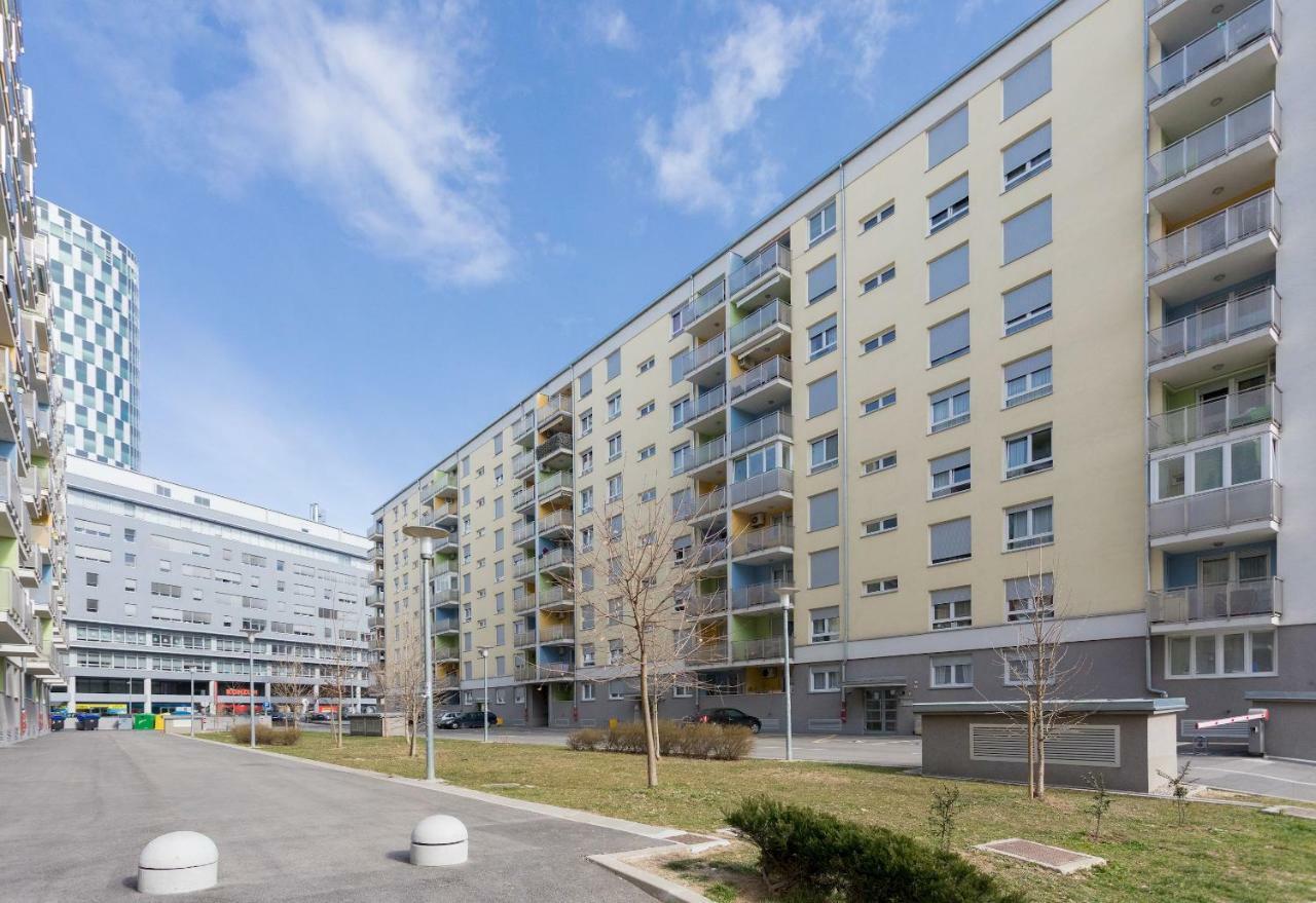 Cute And Sunny Studio In Zagreb With Balcony & Free Parking エクステリア 写真